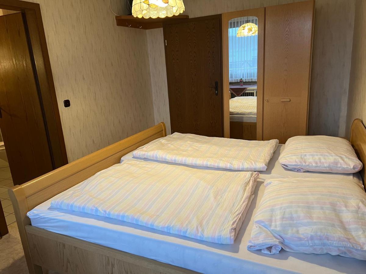 Doppelzimmer Nr 5 *